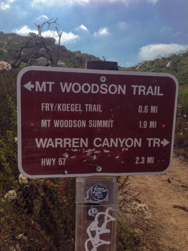 The Trail splits, left for the top of Mt Woodson, and right for Warren Canyon Trail